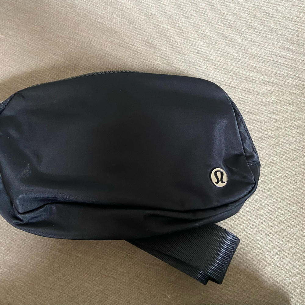 Everywhere Belt Bag new with tags